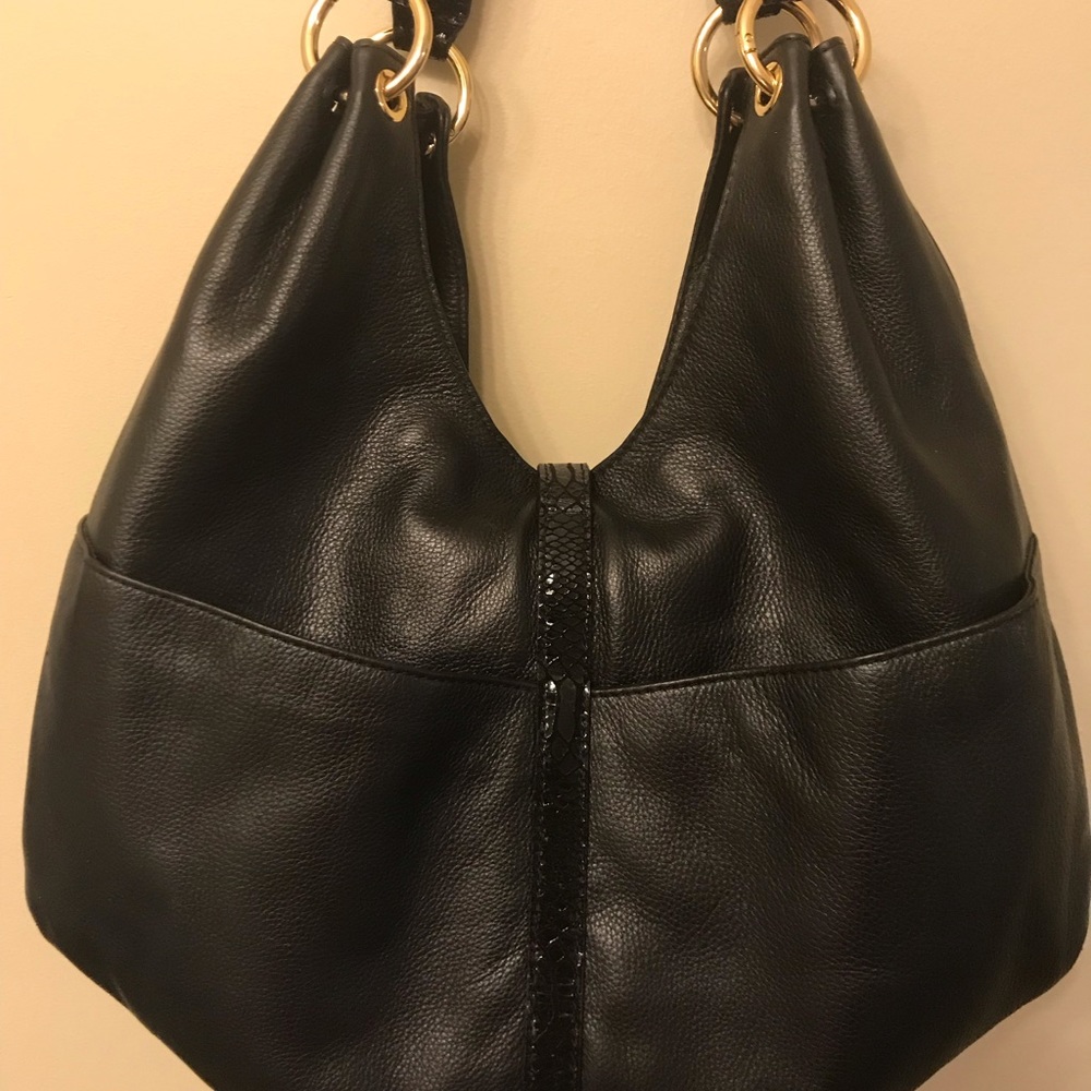 Beautiful large MK bag with dust cover . - Picture 3 of 3